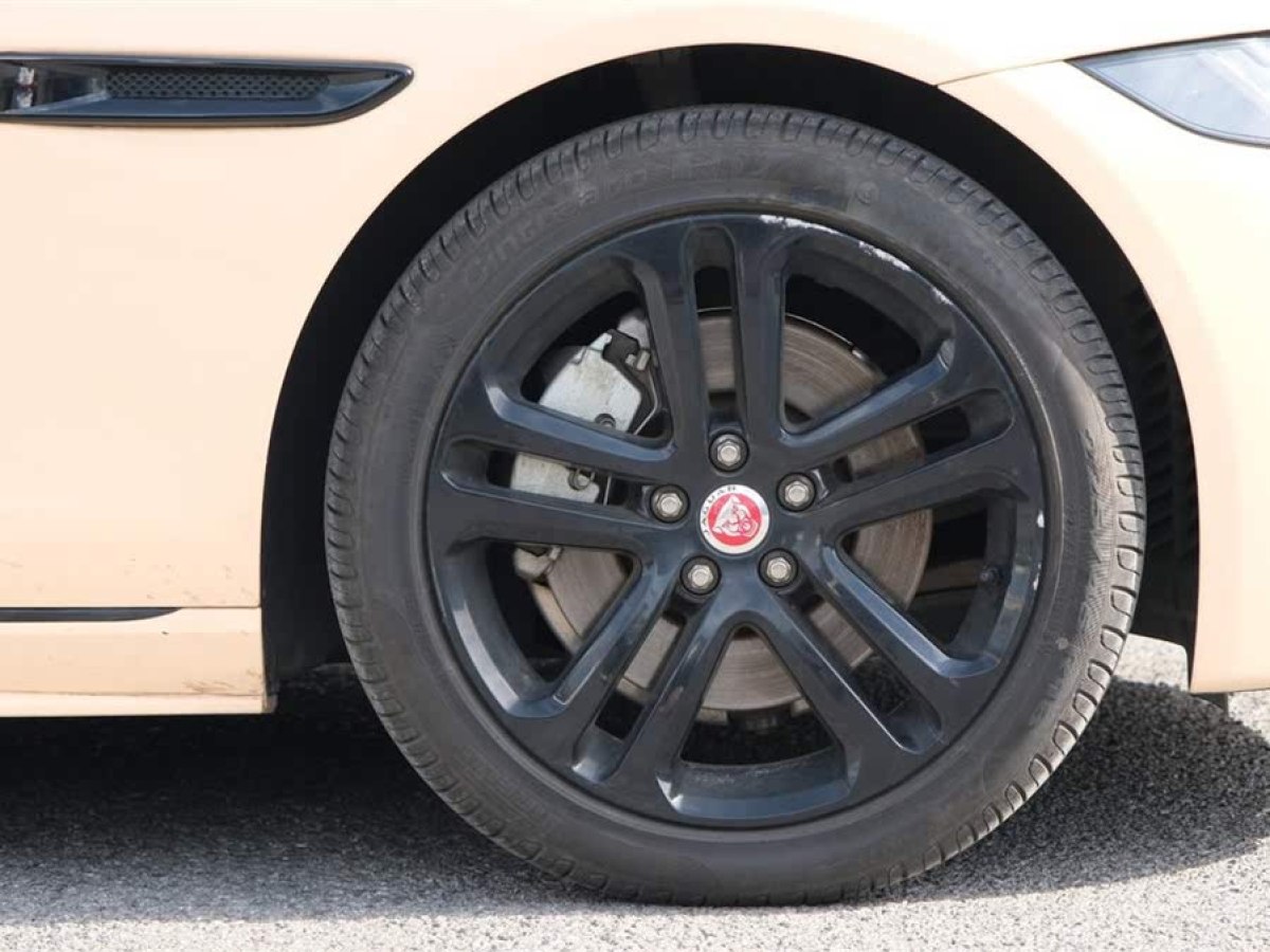 捷豹 XEL  2020款 2.0T 200PS R-DYNAMIC S進(jìn)取運動版圖片