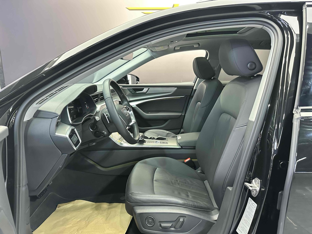 奧迪 奧迪A6  2022款 Avant 先鋒派 40 TFSI 豪華動感型圖片