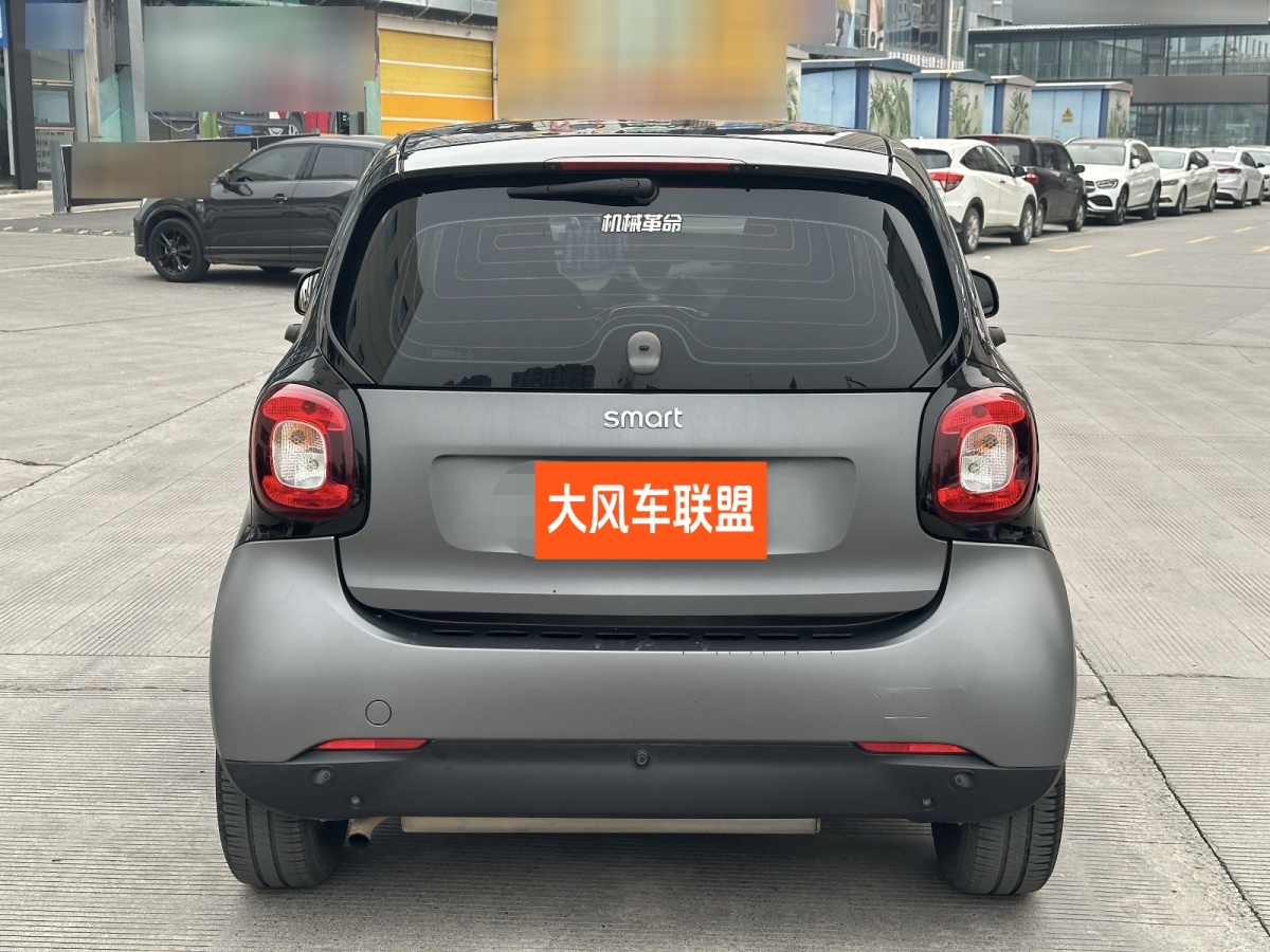 smart fortwo  2016款 0.9T 66千瓦硬頂先鋒版圖片