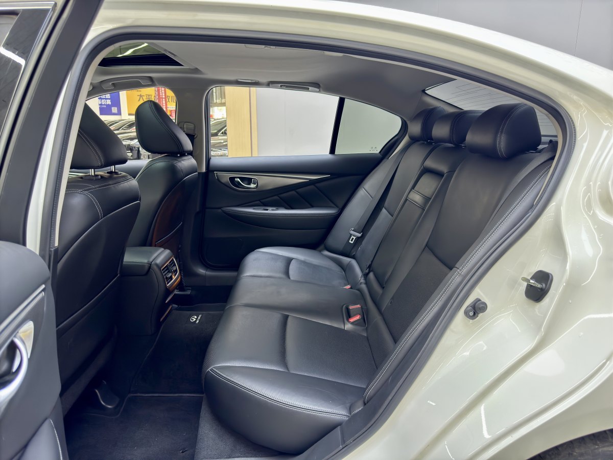 英菲尼迪 Q50L  2018款 2.0T 進(jìn)享版 國(guó)VI圖片
