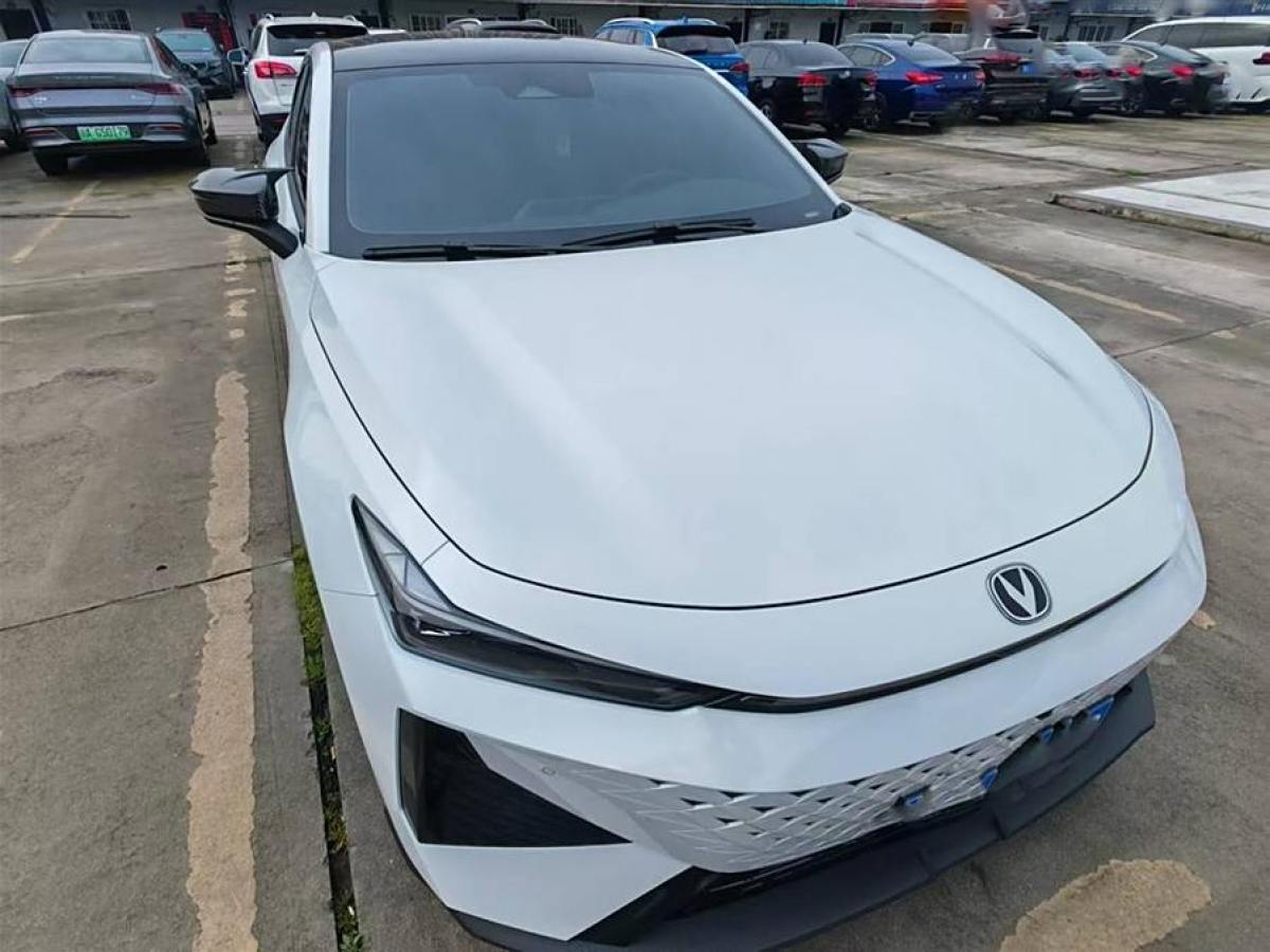 長(zhǎng)安 長(zhǎng)安UNI-V  2024款 1.5T 智慧領(lǐng)航型圖片