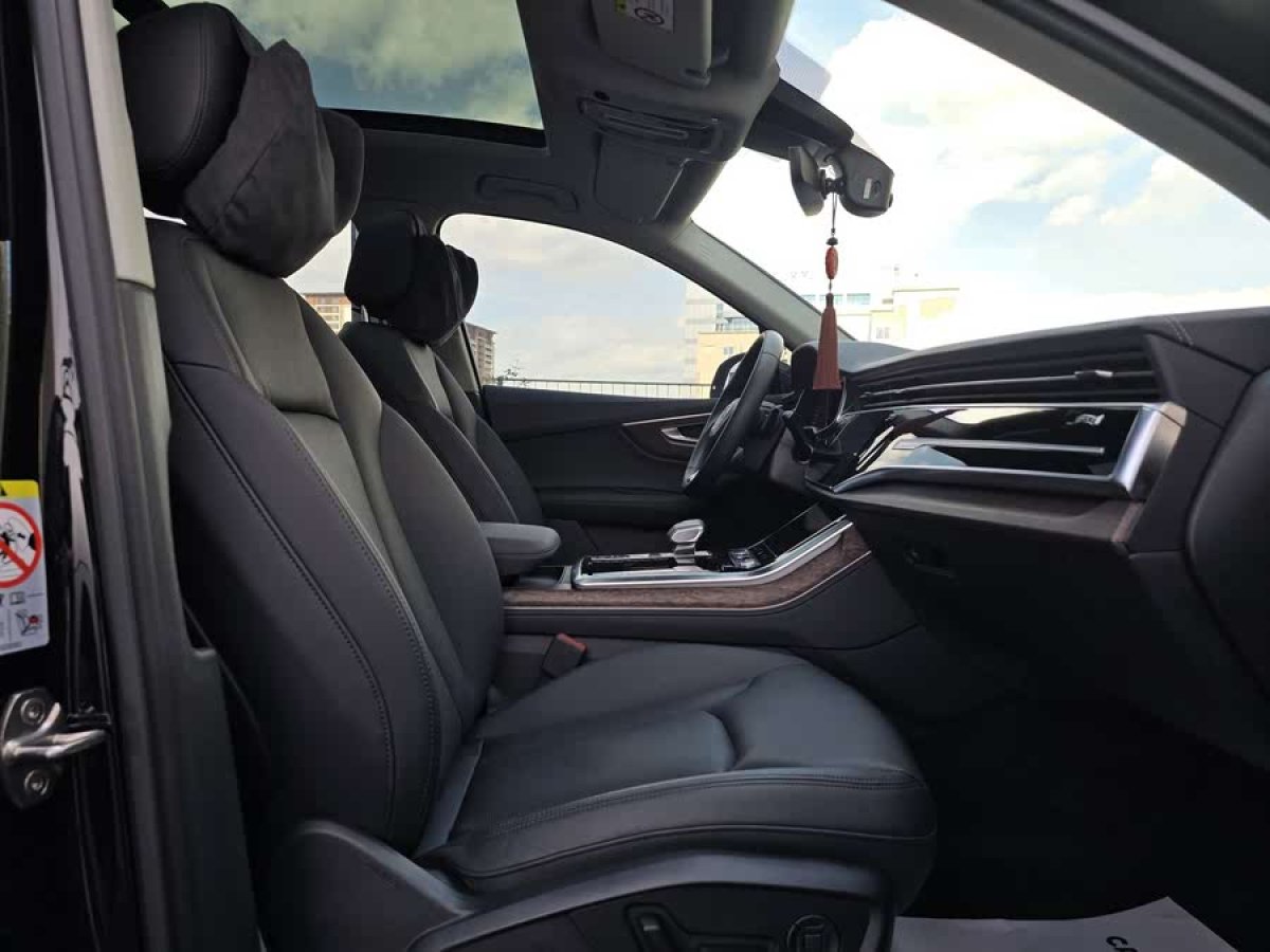 奧迪 奧迪Q7  2023款 45 TFSI quattro S line運(yùn)動(dòng)型圖片