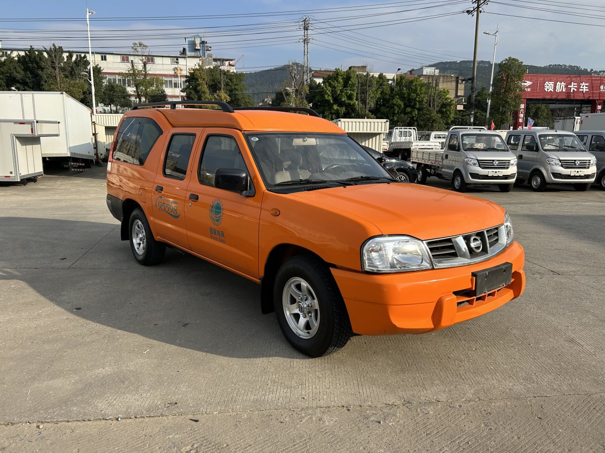 日產(chǎn) ZN廂式車  2013款 2.4L兩驅(qū)豪華型5座圖片