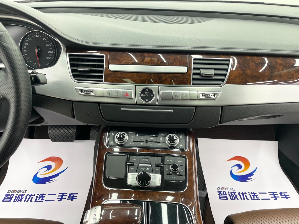 奧迪 奧迪A8  2011款 A8L 3.0 TFSI quattro尊貴型(245kW)圖片