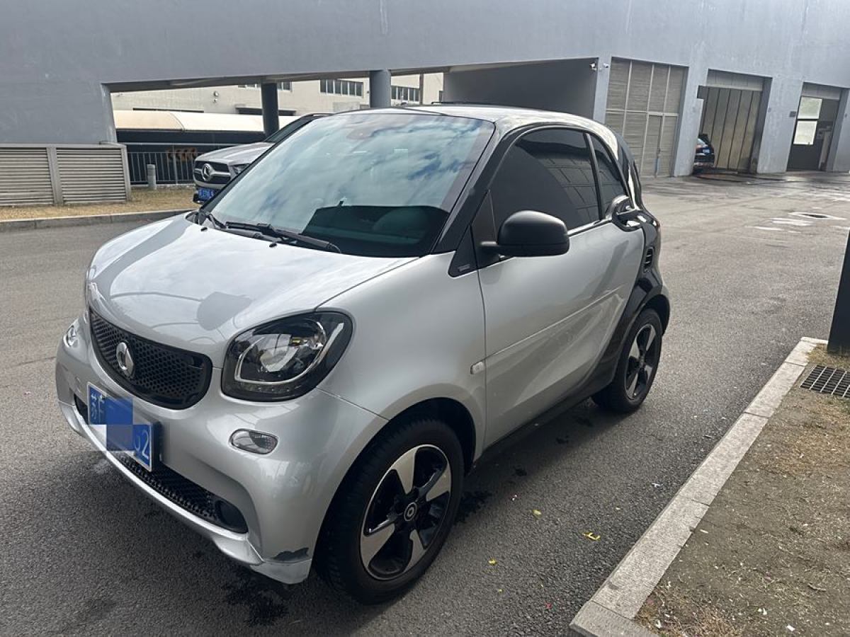 smart fortwo  2018款 1.0L 52千瓦硬頂激情版圖片