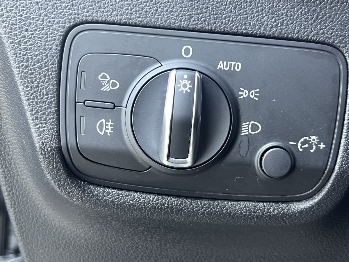 奧迪 奧迪Q2L  2024款 改款 35TFSI 進取動感型圖片