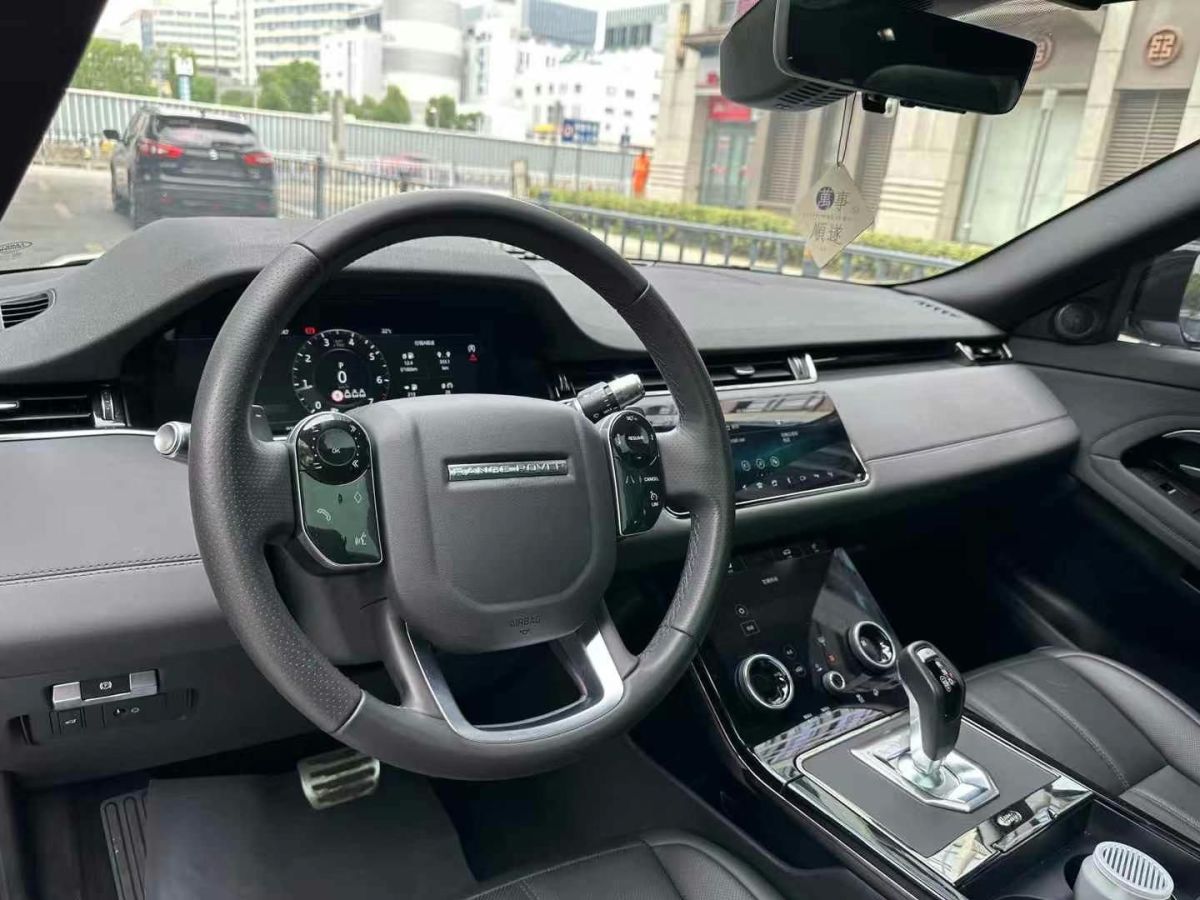 路虎 攬勝極光  2021款 249PS R-DYNAMIC S 曜黑運(yùn)動版圖片