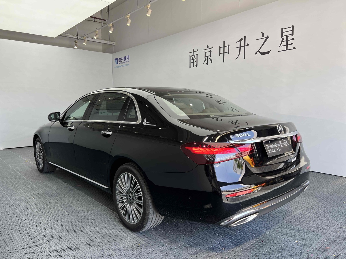 奔馳 奔馳E級(jí)  2022款 改款 E 300 L 豪華型圖片