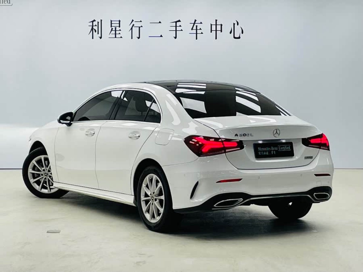 奔馳 奔馳A級  2022款 改款 A 200 L 運動轎車時尚型圖片