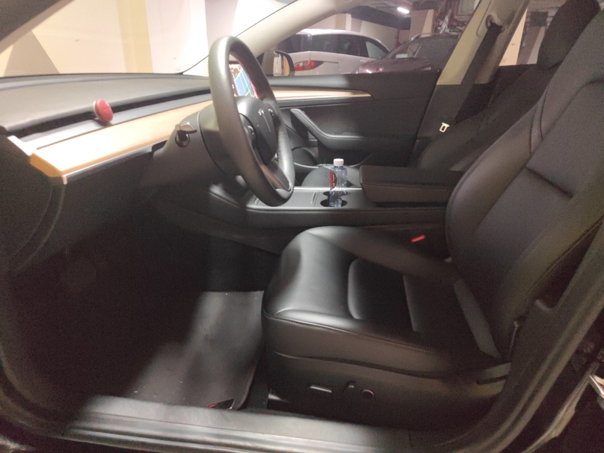 特斯拉 Model 3  2021款 改款 標(biāo)準(zhǔn)續(xù)航后驅(qū)升級(jí)版圖片