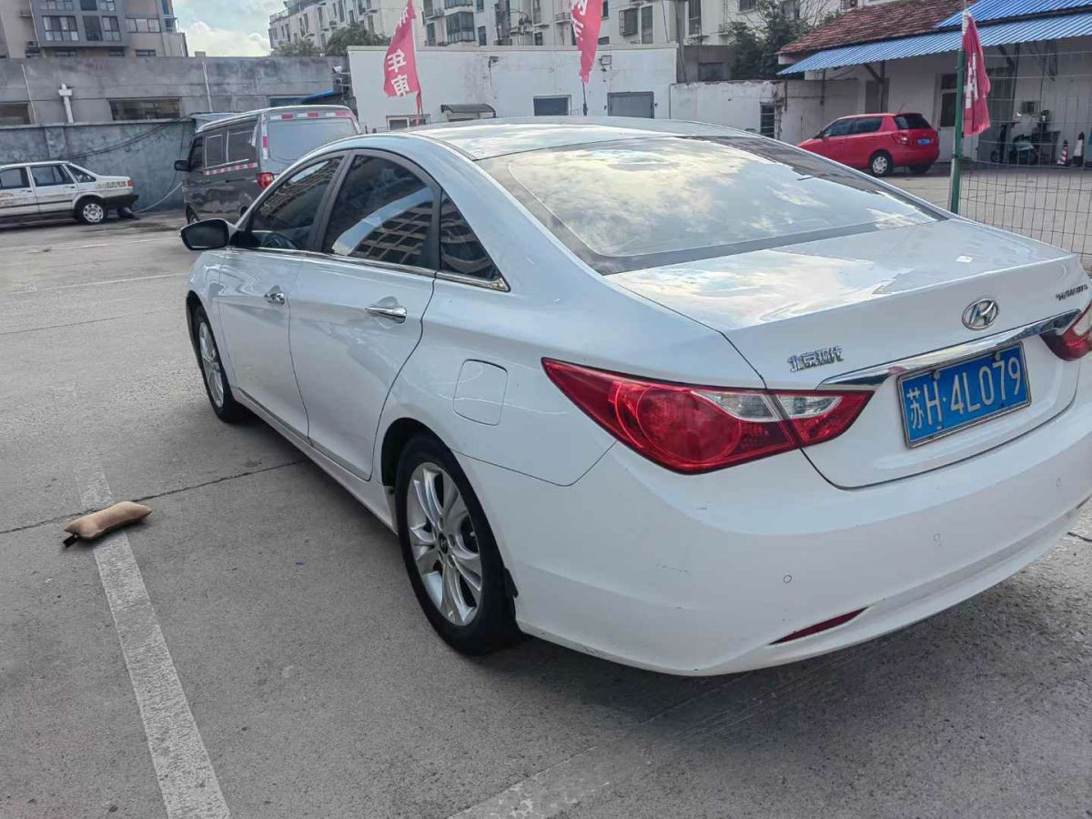 現(xiàn)代 朗動  2013款 1.6L 自動尊貴型圖片