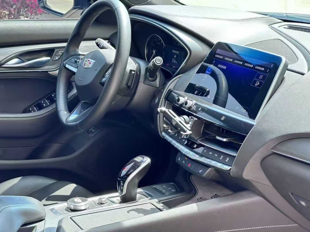凱迪拉克 XT5  2021款 2.0T 兩驅(qū)豪華型圖片