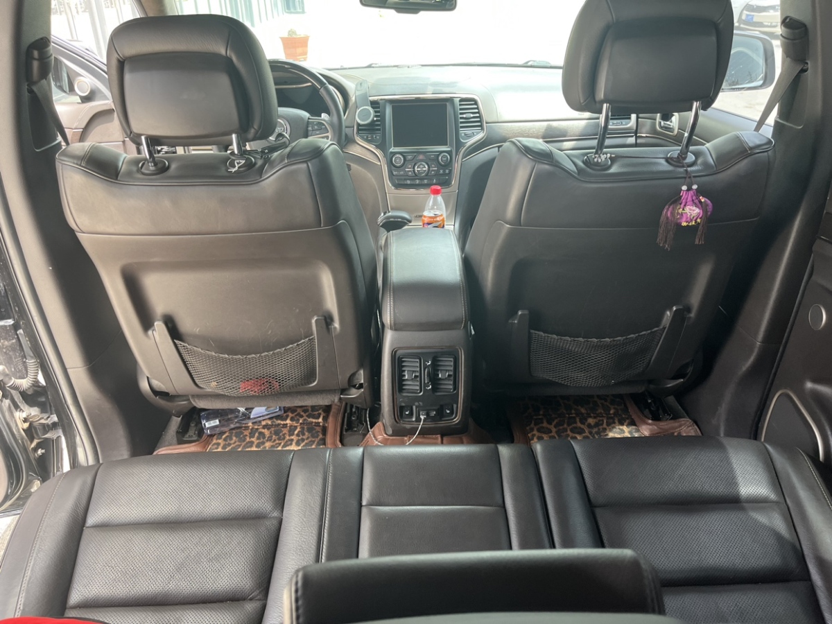 2015年7月Jeep 大切诺基  2015款 3.6L 豪华导航版
