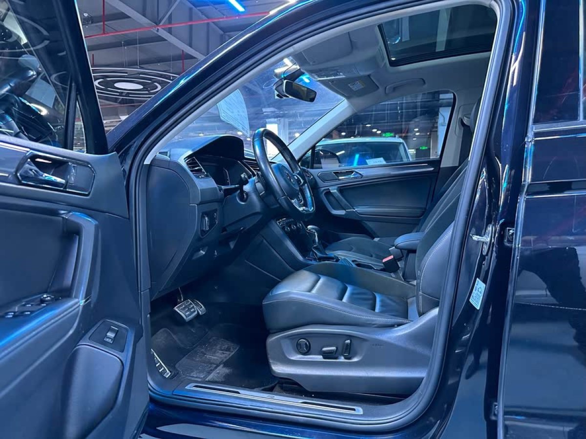 大眾 途觀L  2023款 改款 330TSI 自動兩驅(qū)R-Line越享版圖片