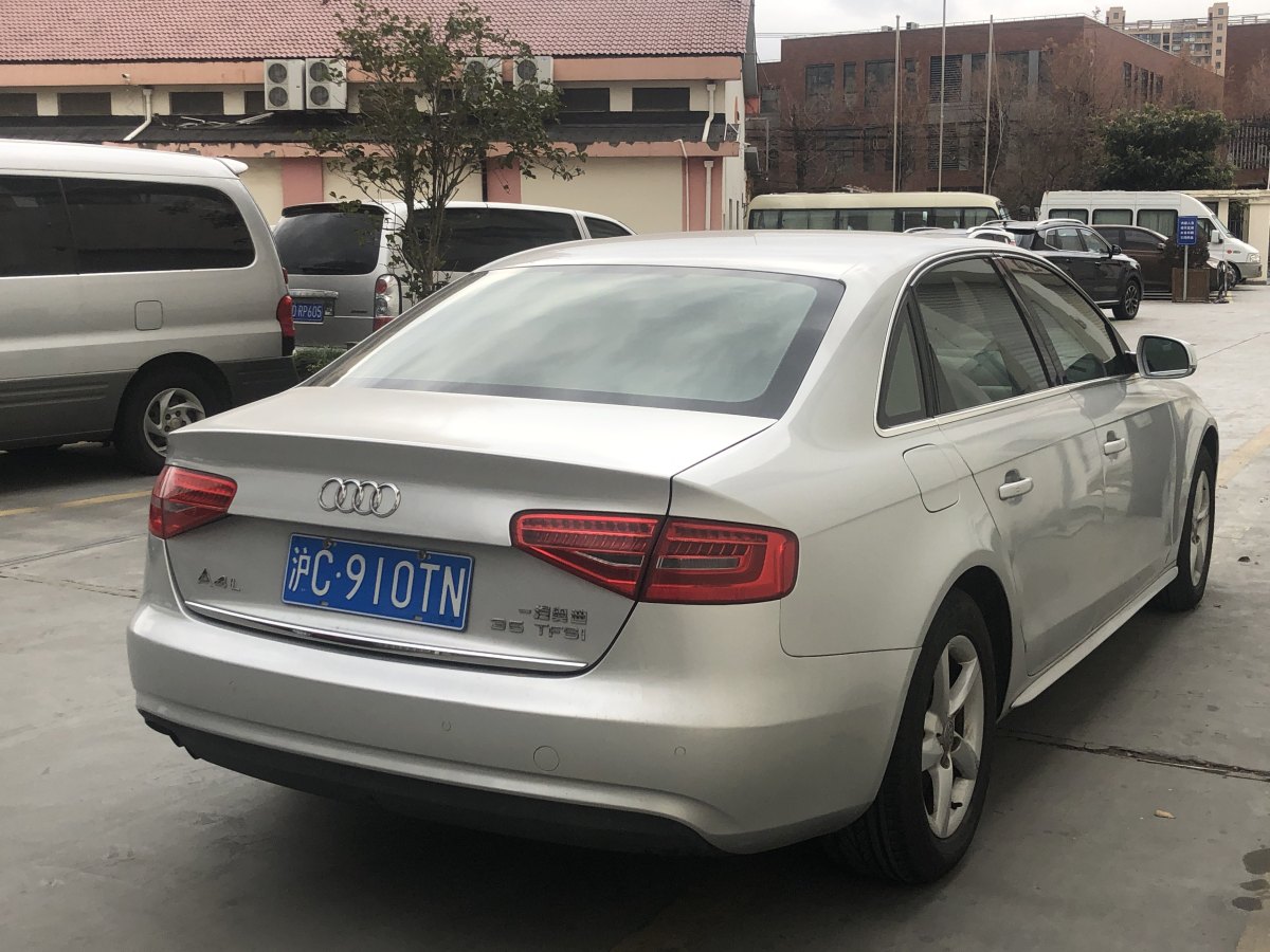 奧迪 奧迪A4L  2012款 2.0 TFSI 自動(dòng)標(biāo)準(zhǔn)型圖片