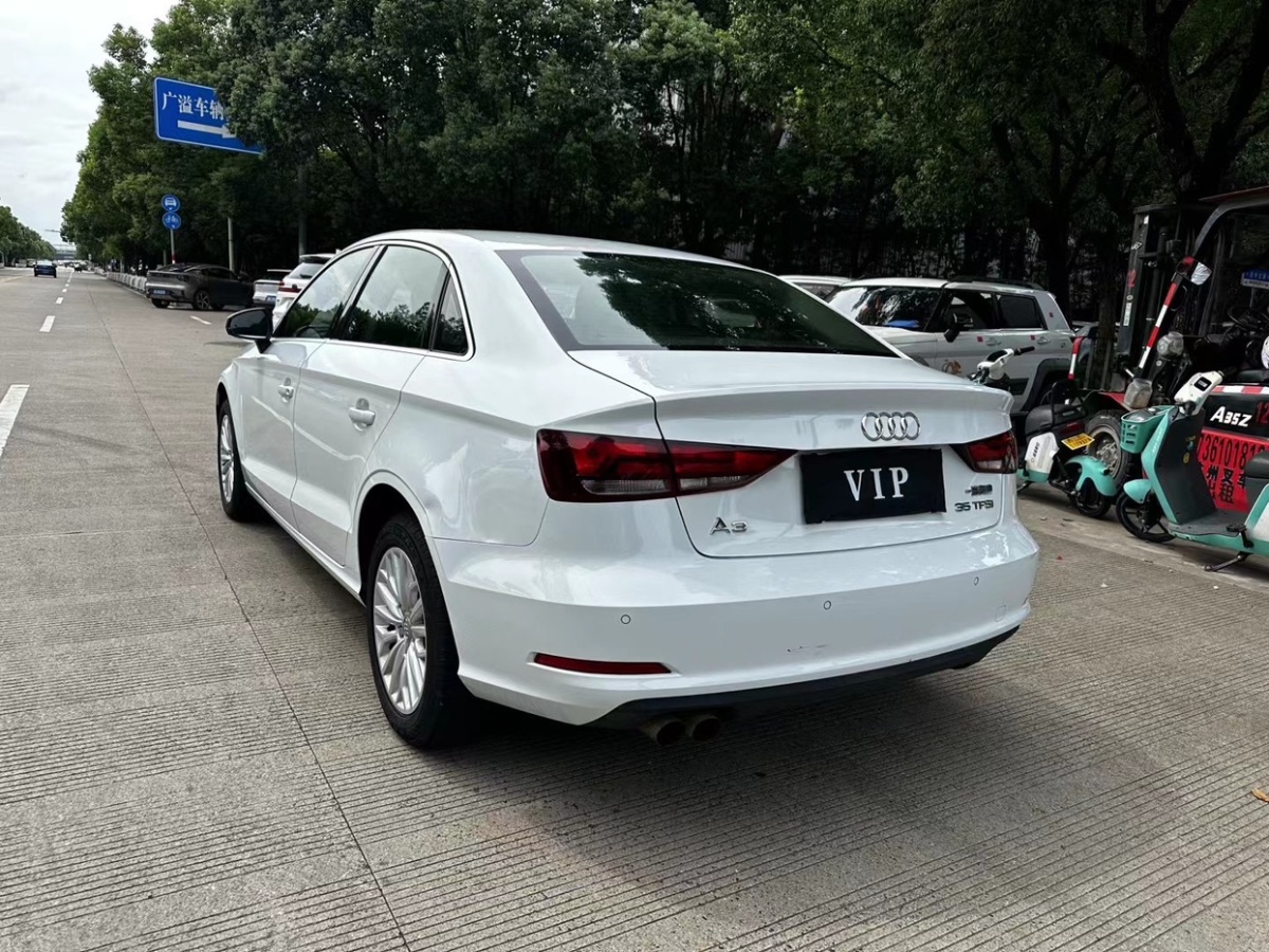 奧迪 奧迪A3  2016款 Limousine 35 TFSI 特別版圖片