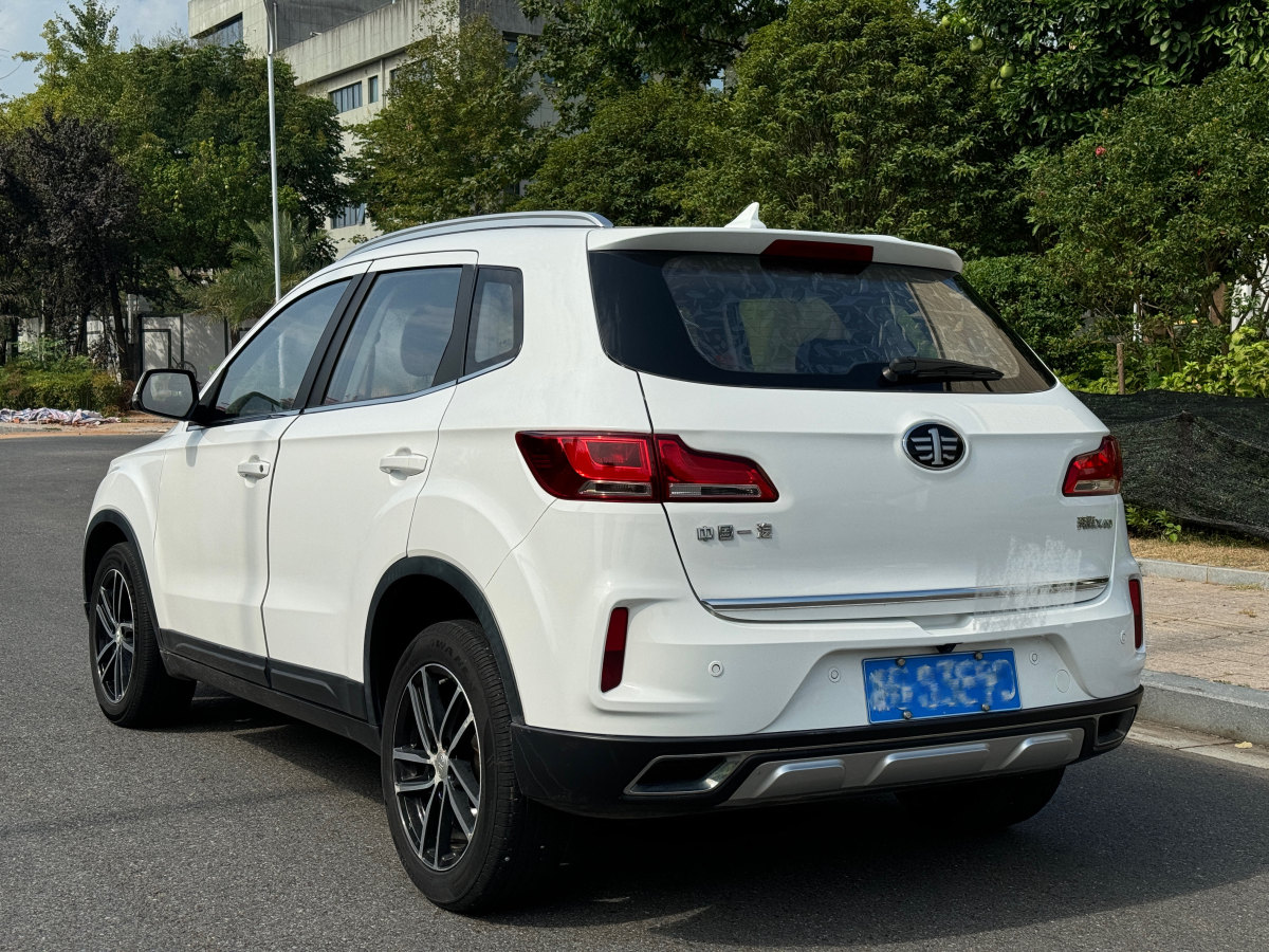 奔騰 X40  2017款 1.6L 自動(dòng)豪華型圖片