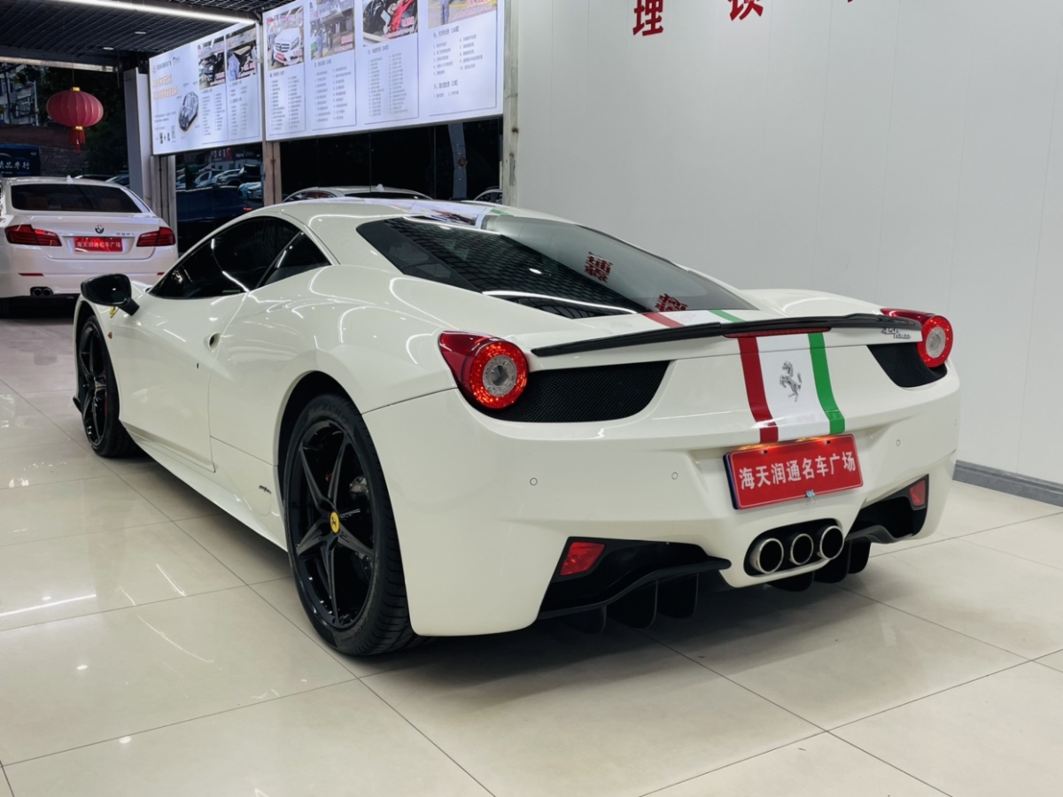 2014年05月法拉利 458  2011款 4.5L Italia