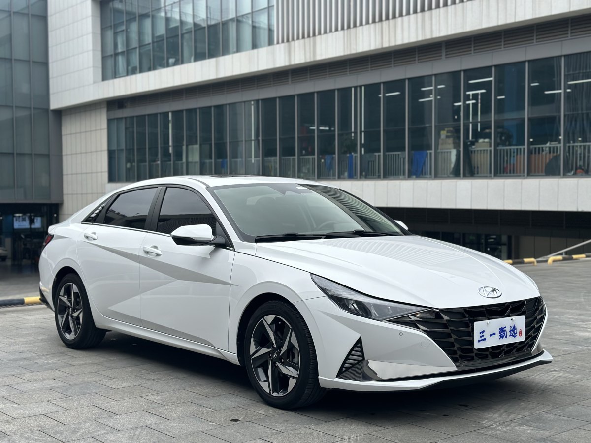 現(xiàn)代 伊蘭特  2021款 1.5L LUX尊貴版圖片