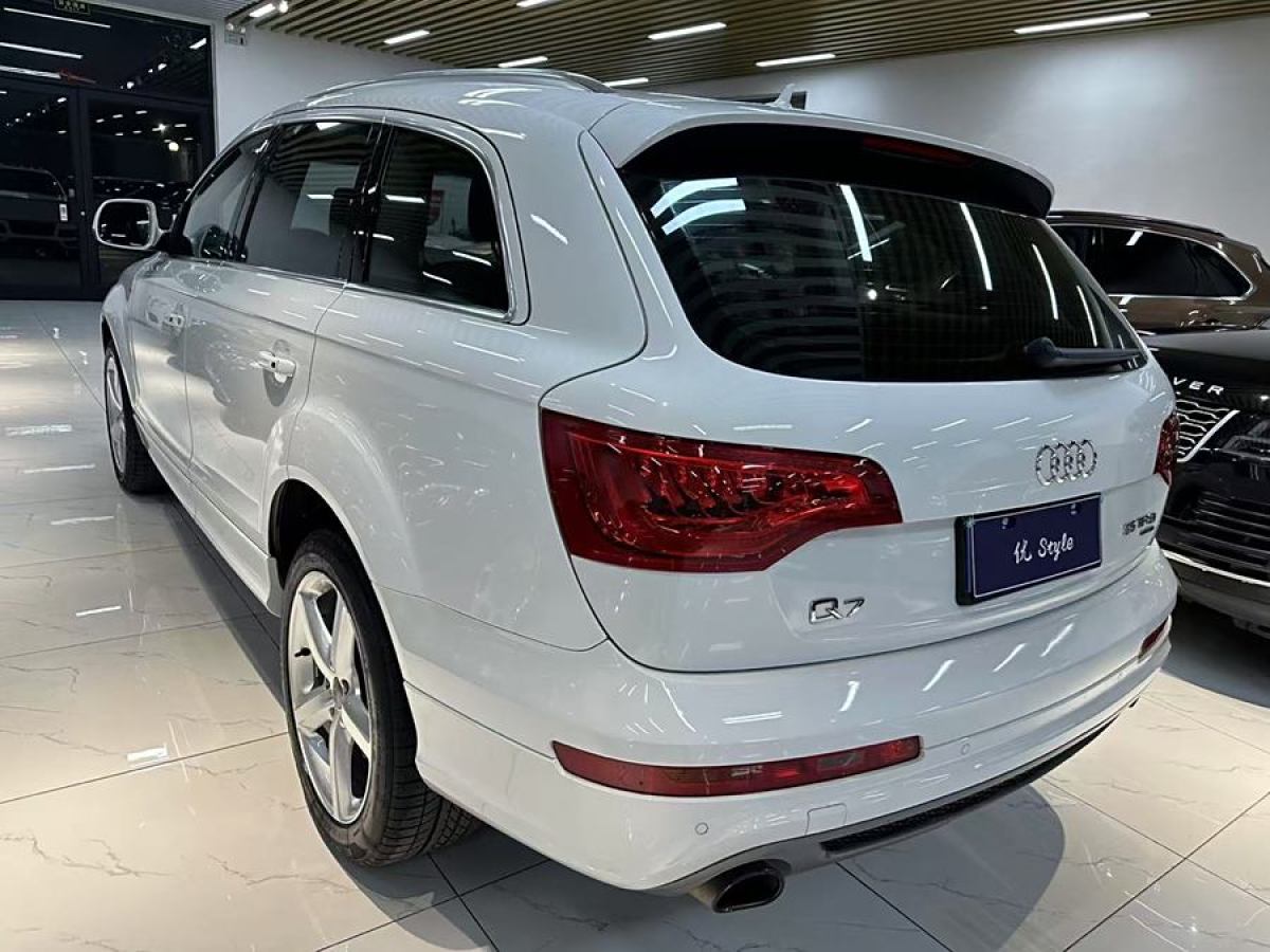 奧迪 奧迪Q7  2015款 35 TFSI 運(yùn)動(dòng)型圖片