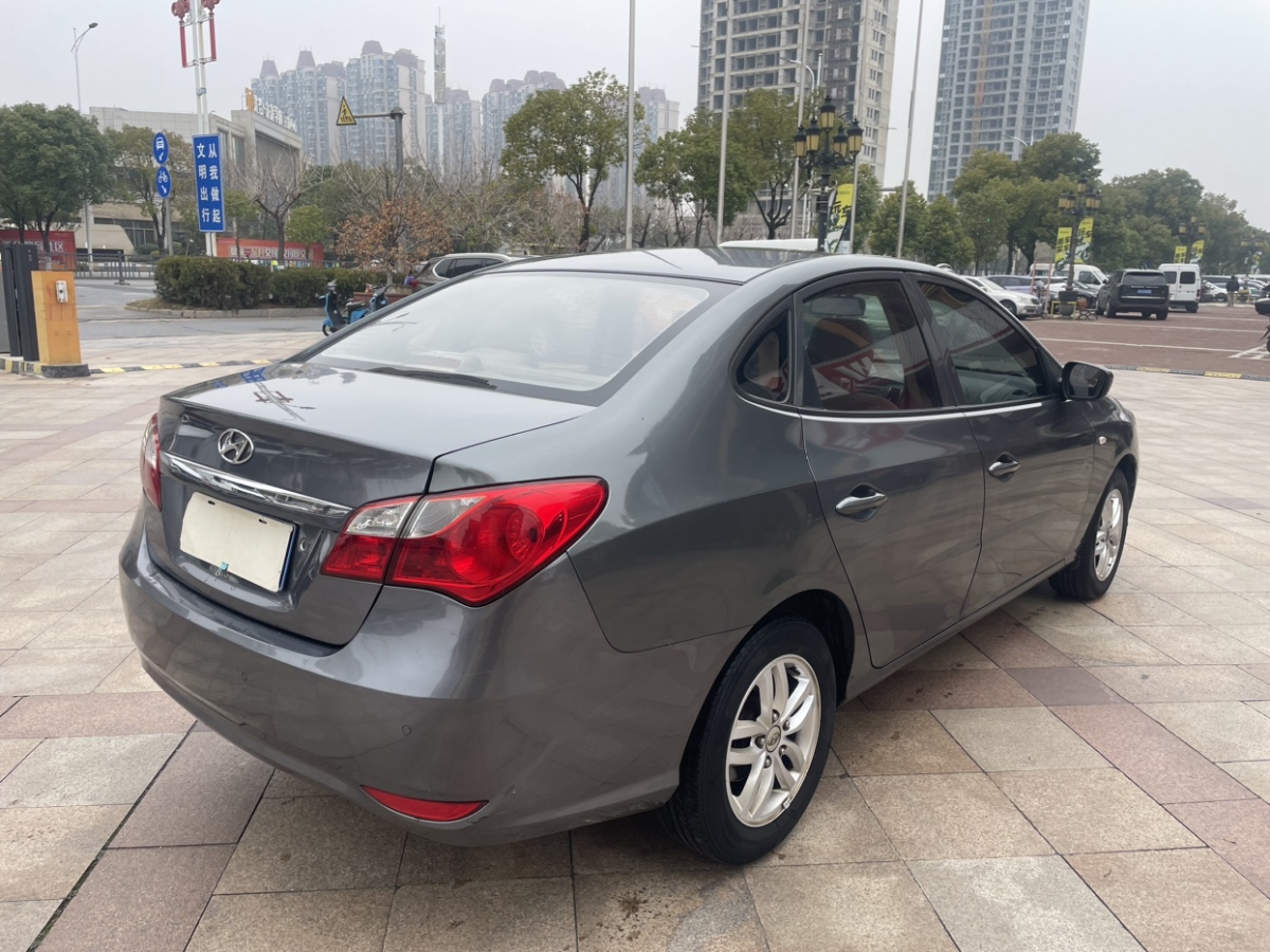 現(xiàn)代 悅動  2011款 1.6L 自動舒適型圖片