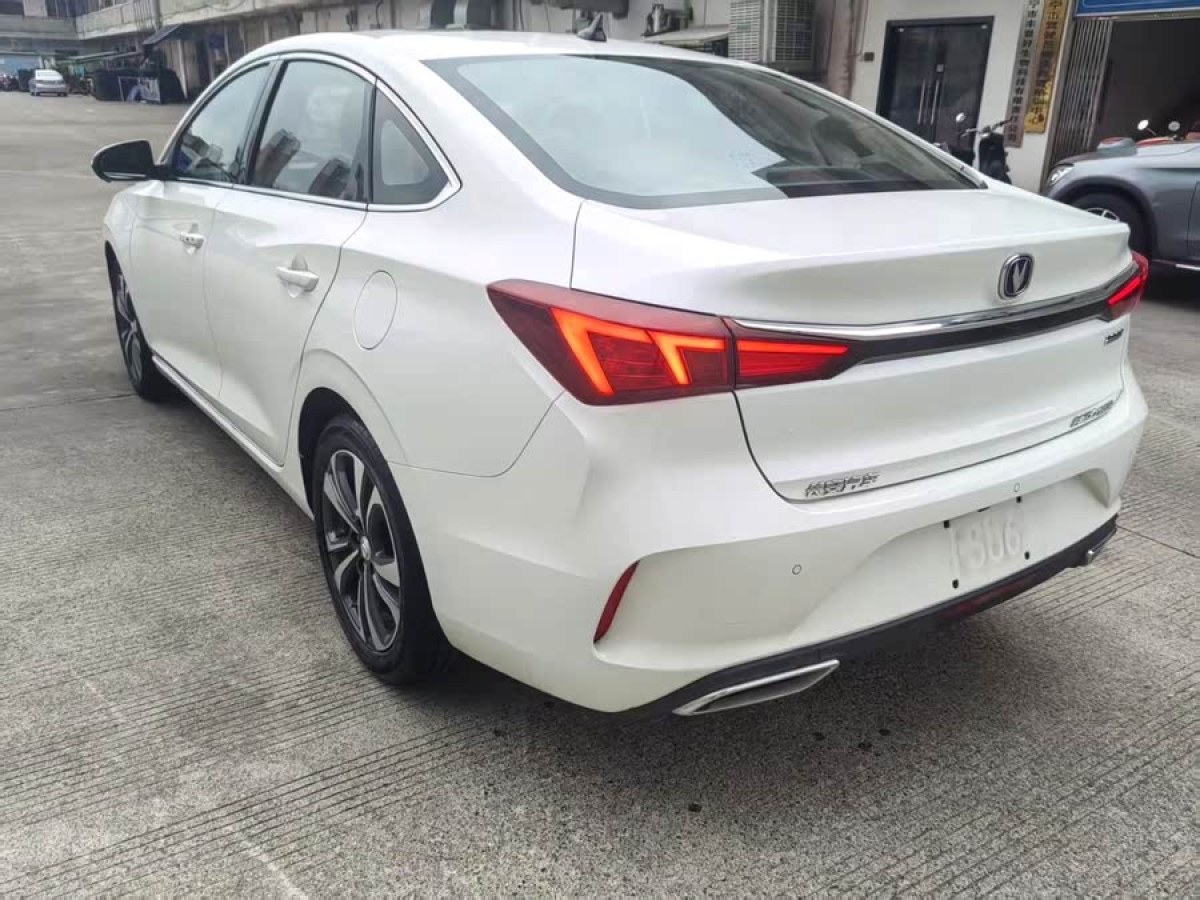 長安 逸動(dòng)  2020款 PLUS 藍(lán)鯨NE 1.4T GDI DCT尊貴型圖片