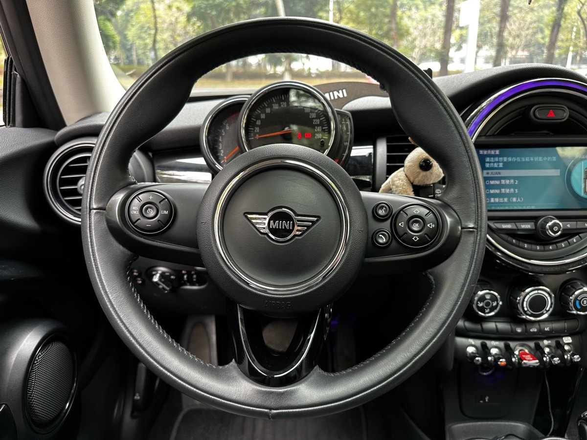 MINI MINI  2020款 1.5T COOPER 經(jīng)典派圖片