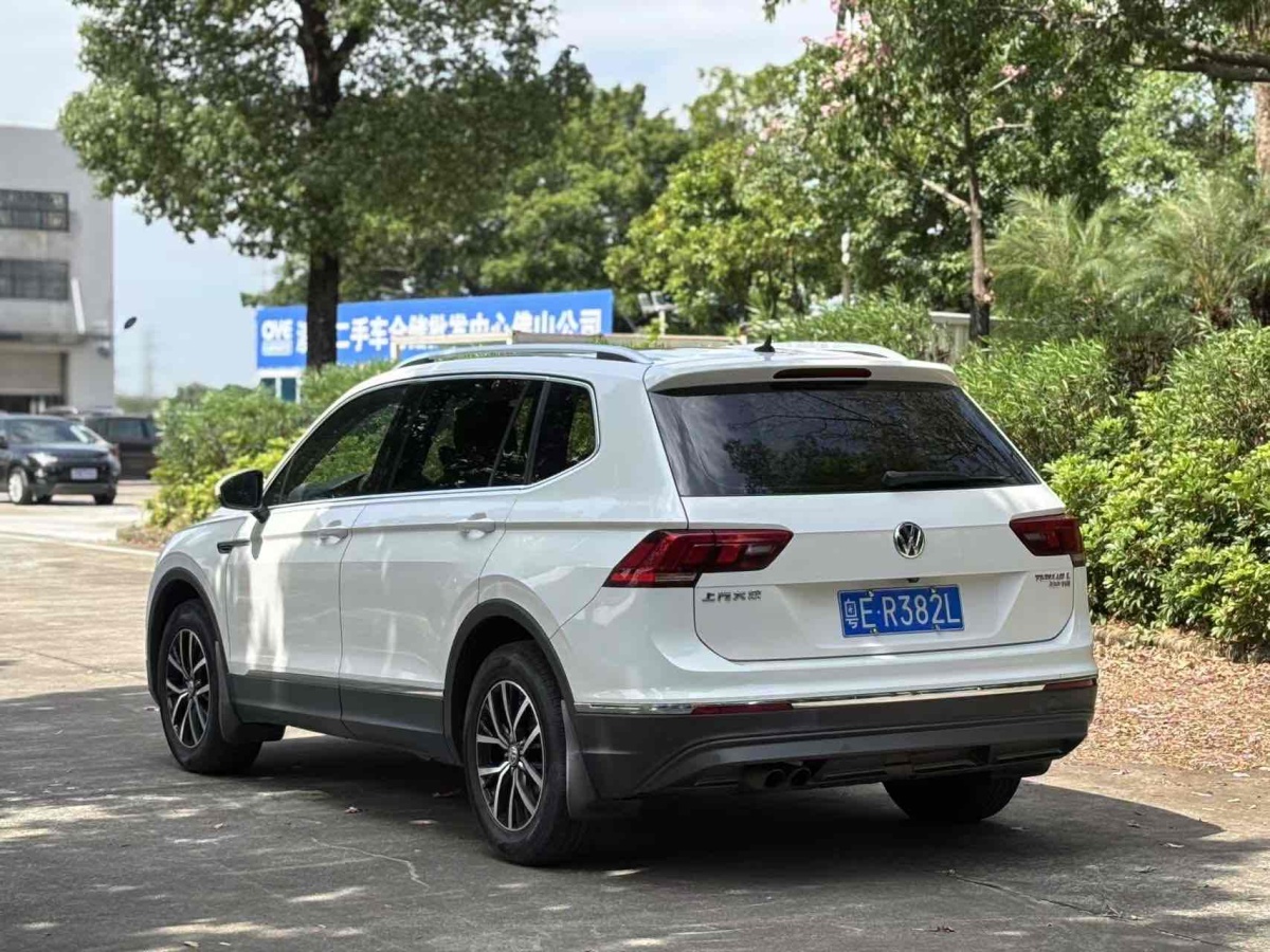 大眾 途觀L  2017款 330TSI 自動兩驅(qū)舒適版圖片