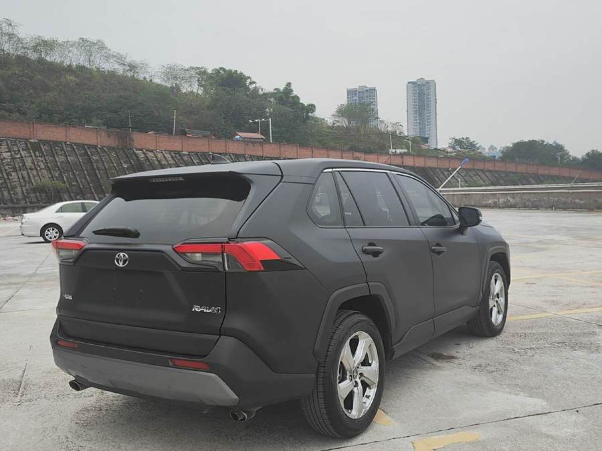 豐田 RAV4榮放  2021款 2.0L CVT兩驅(qū)風(fēng)尚版圖片