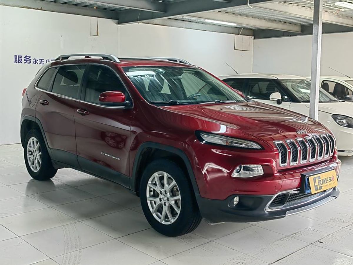 Jeep 自由光  2016款 2.4L 專業(yè)版圖片