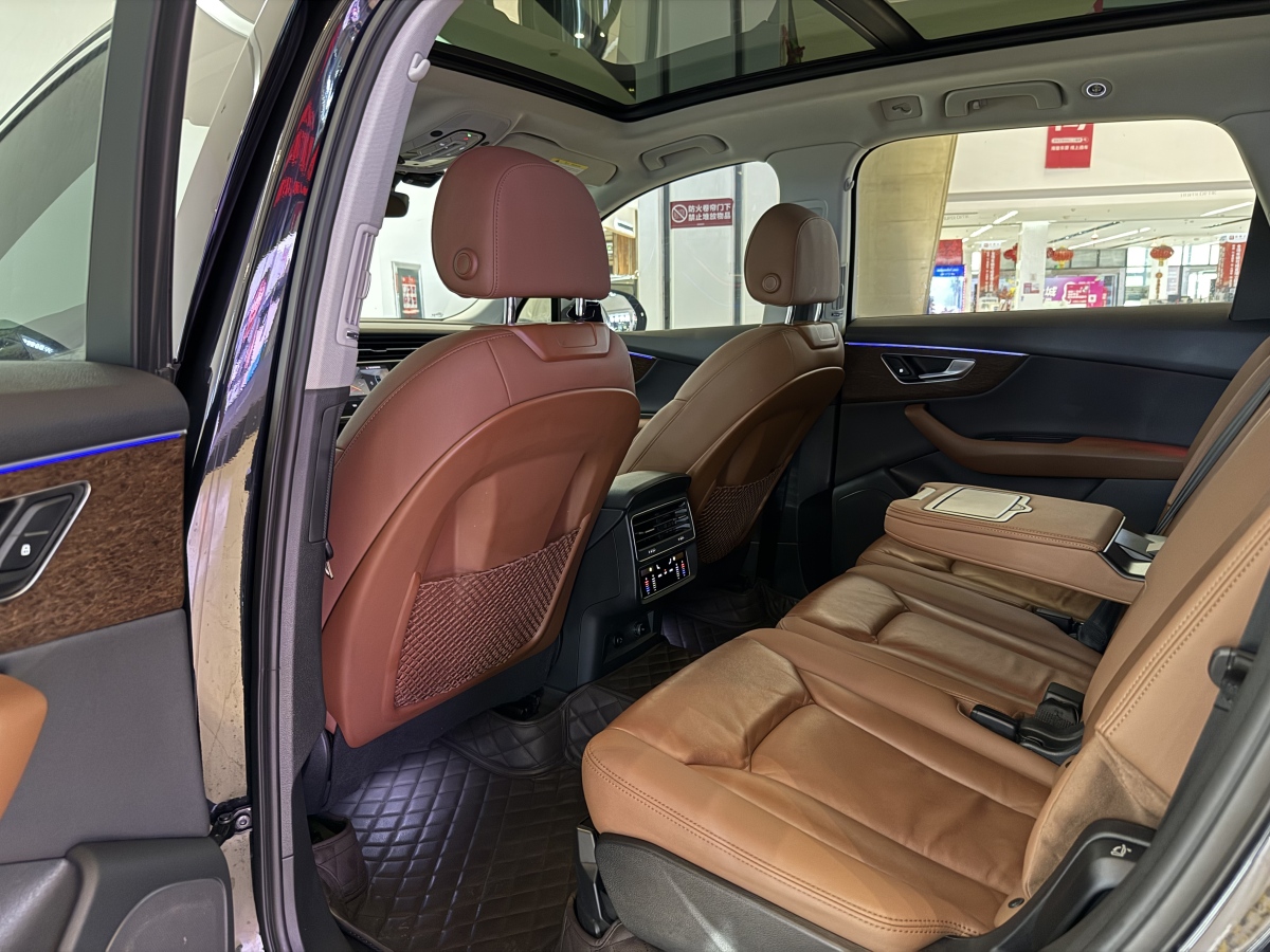 奧迪 奧迪Q7  2024款 45 TFSI quattro S line運(yùn)動型圖片