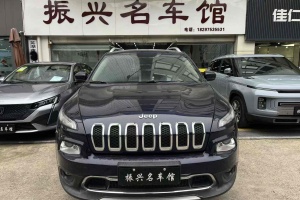 自由光 Jeep 2.0L 優(yōu)越版