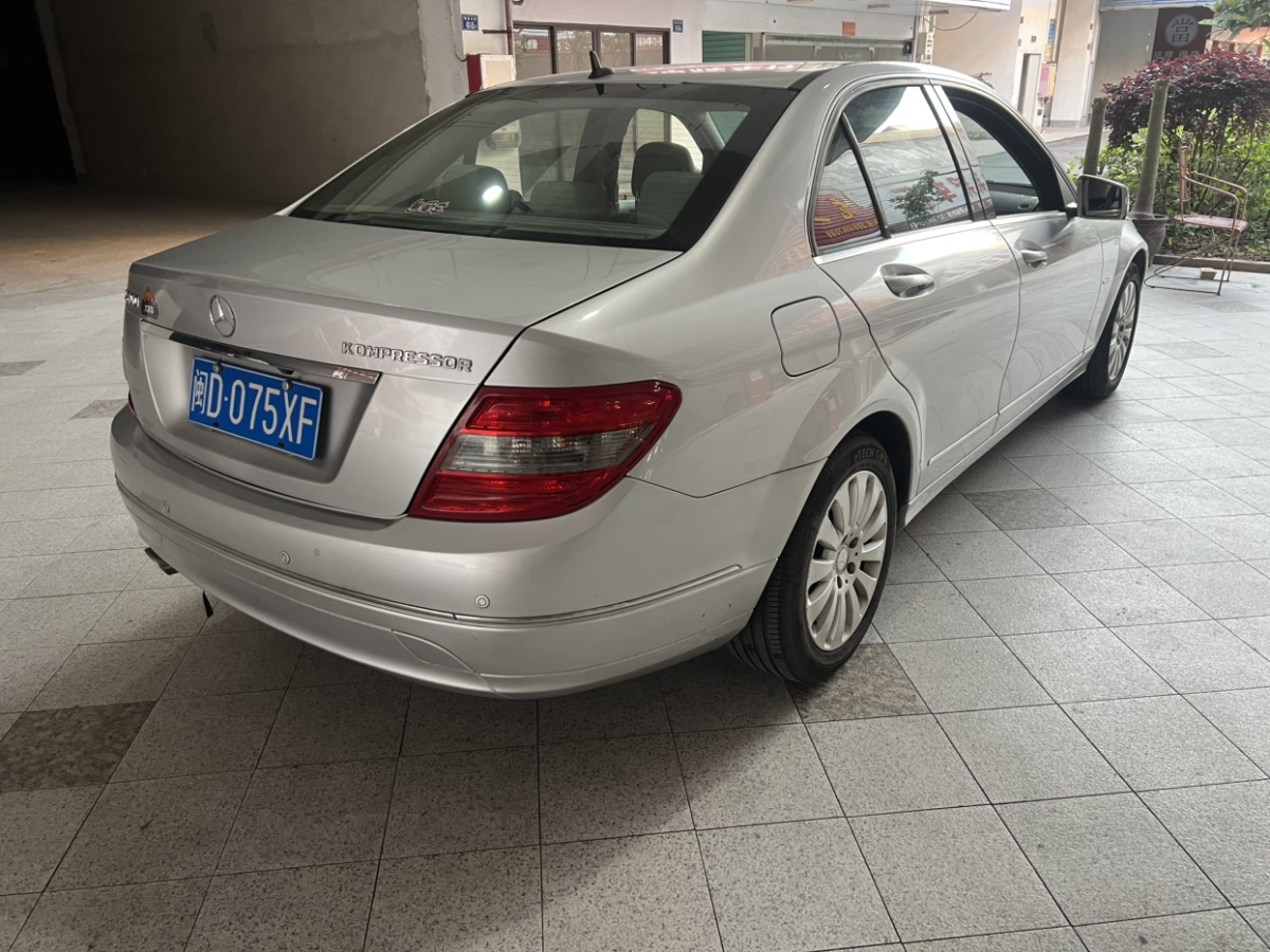 奔馳 奔馳C級(jí)  2010款 C 200K 標(biāo)準(zhǔn)型圖片