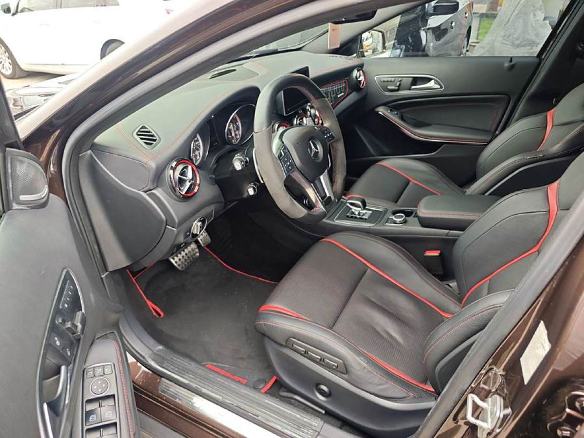 奔驰 奔驰GLA AMG  2015款 AMG GLA 45 4MATIC图片