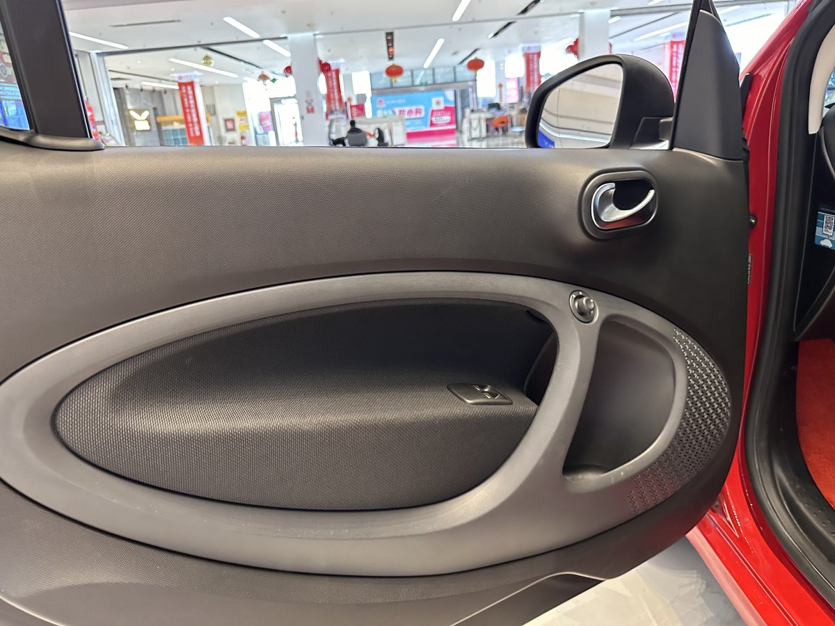 2019年5月smart fortwo  2019款 0.9T 66千瓦硬頂先鋒版 國(guó)VI