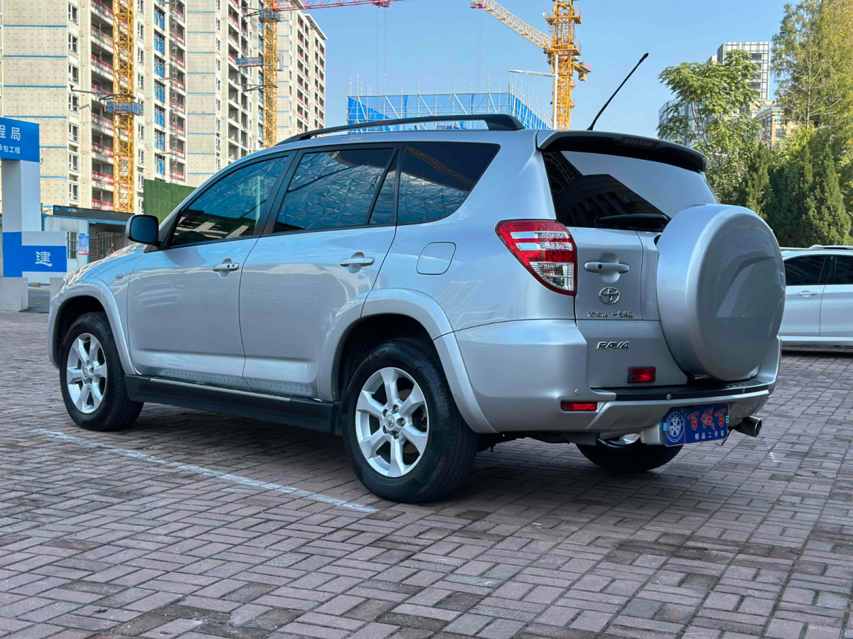 豐田 RAV4榮放  2009款 2.4L 自動(dòng)豪華版圖片