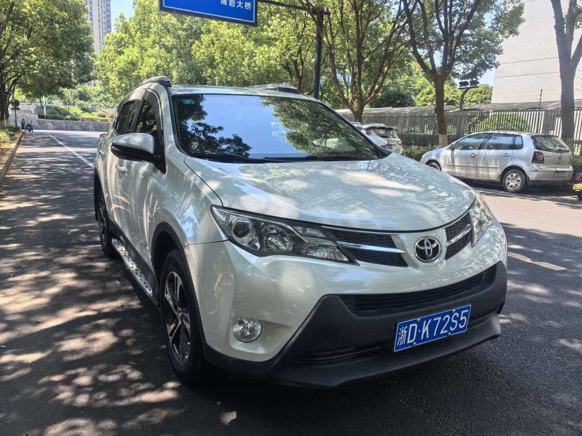 豐田 RAV4榮放  2016款 2.0L CVT兩驅(qū)風尚版圖片