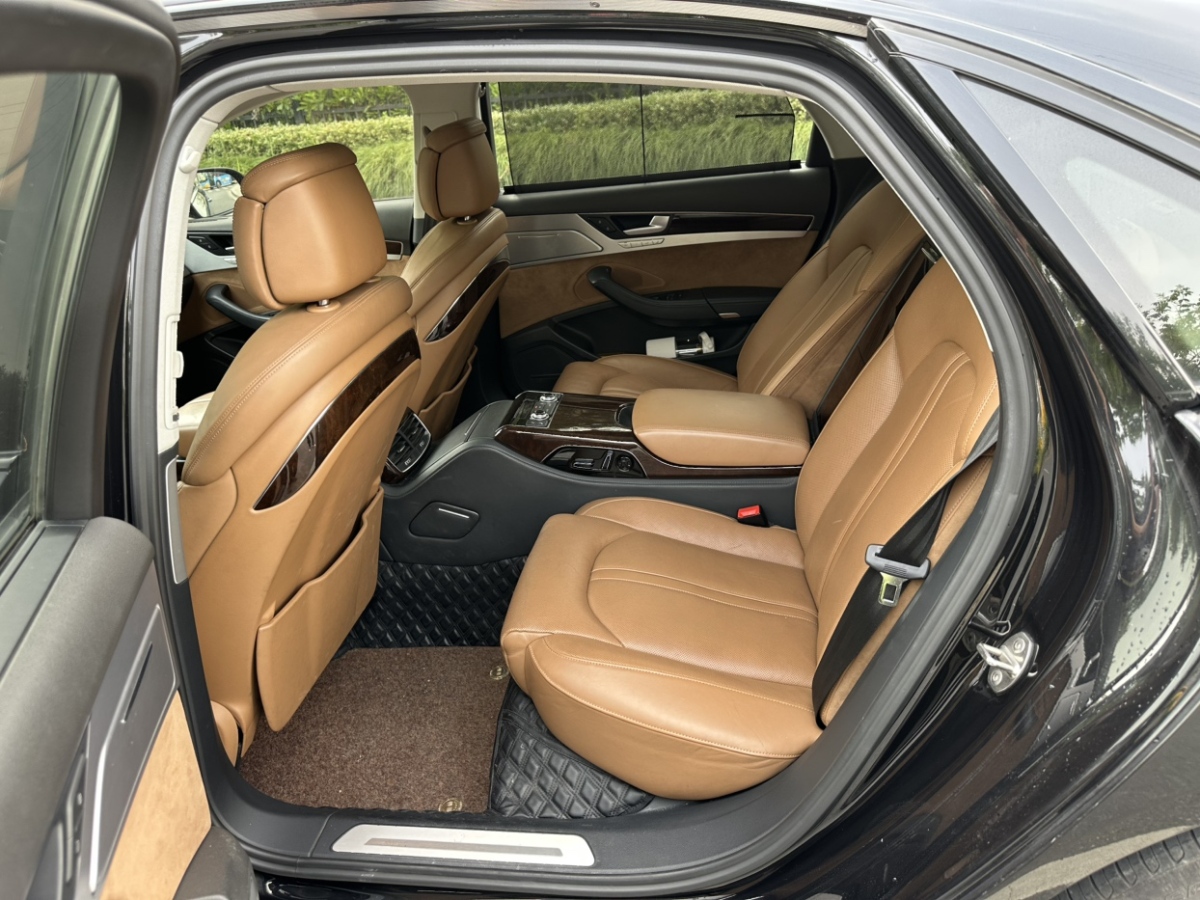 奧迪 奧迪A8  2014款 A8L 45 TFSI quattro豪華型圖片