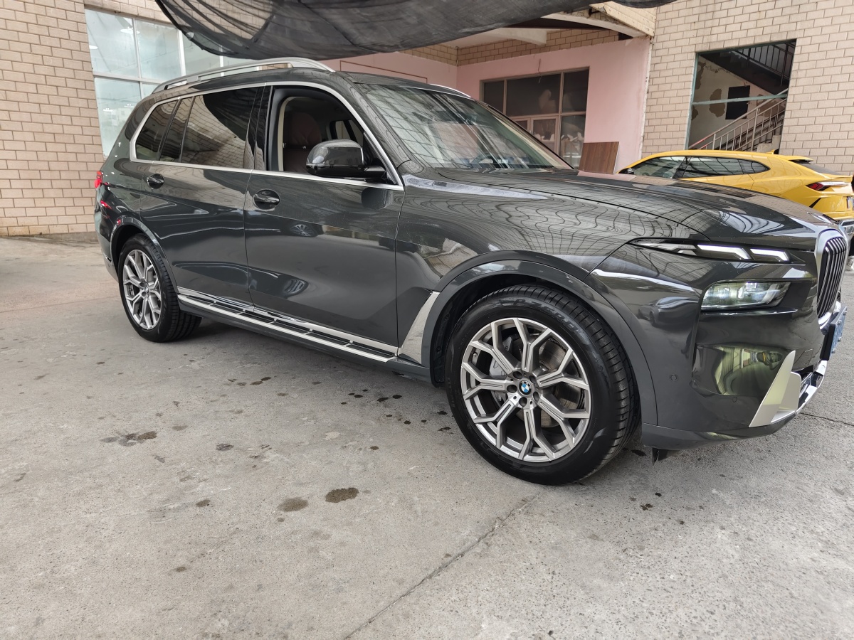 寶馬 寶馬X7  2023款 xDrive40i 領(lǐng)先型豪華套裝圖片