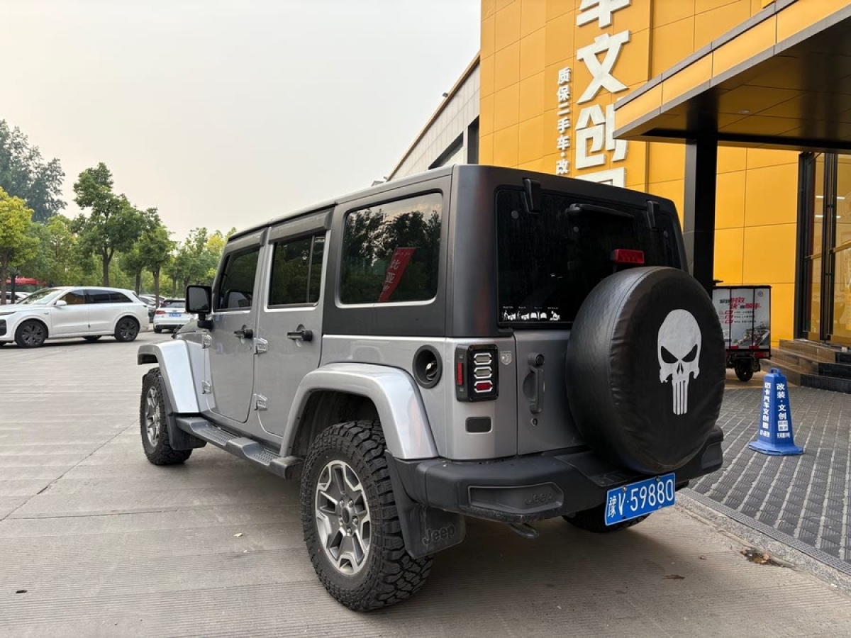 Jeep 牧馬人  2014款 3.0L Sahara 四門版圖片