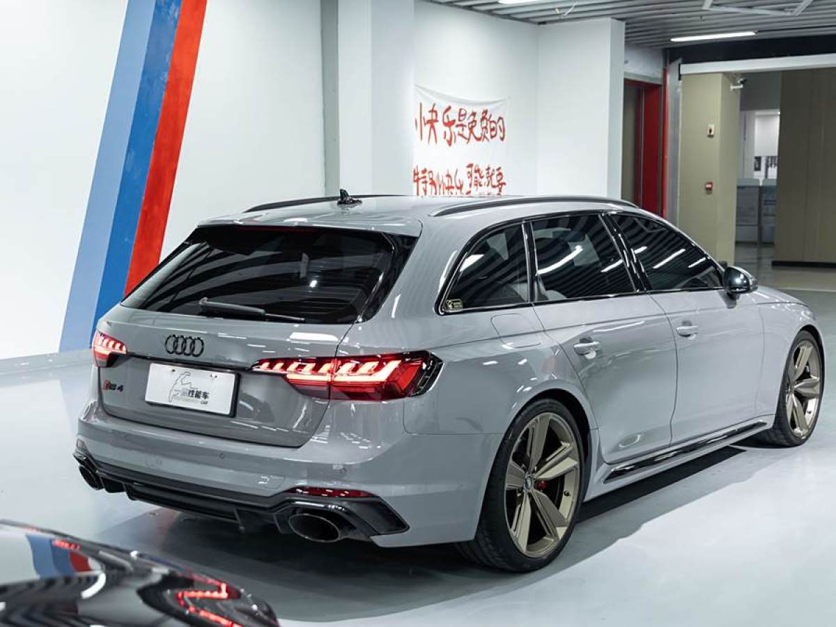 2024年1月奧迪 奧迪RS 4  2023款 RS4 Avant 暗金版