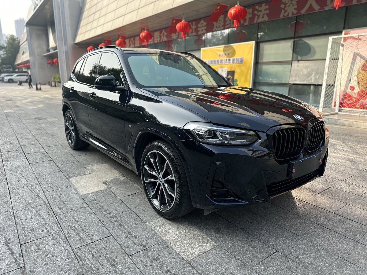 寶馬 寶馬X3  2022款 xDrive30i 領(lǐng)先型 M曜夜套裝圖片