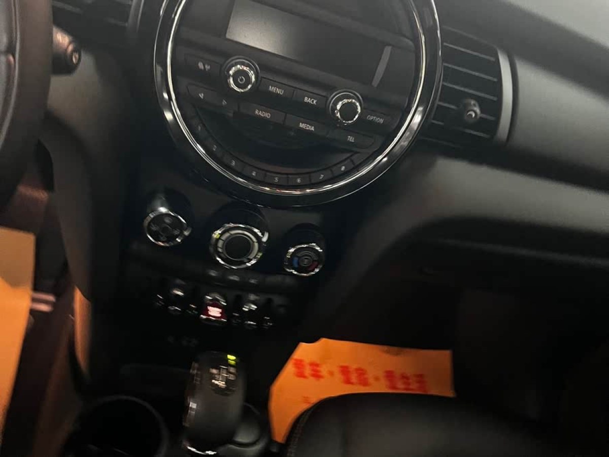 MINI MINI  2015款 1.2T ONE 五門版圖片