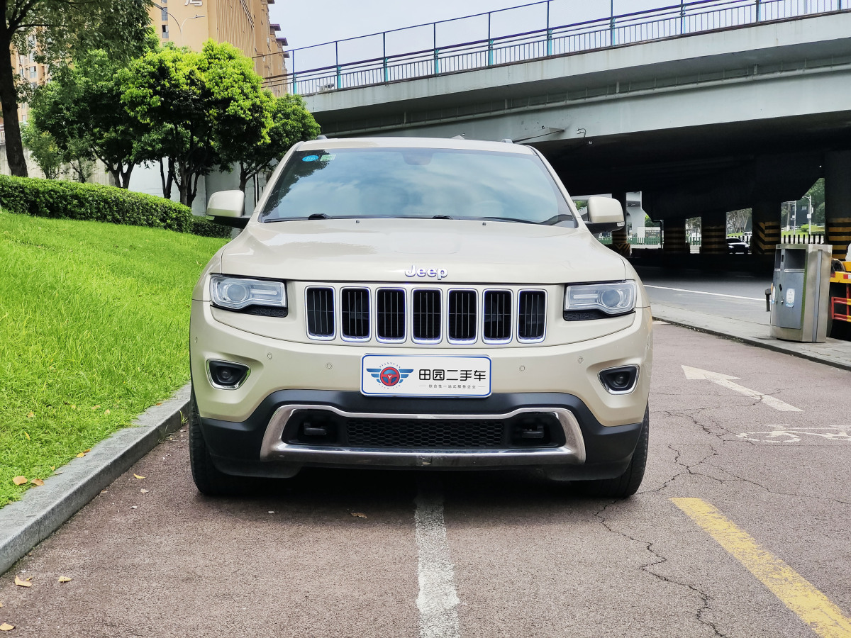 Jeep 大切諾基  2014款 3.6L 精英導(dǎo)航版圖片