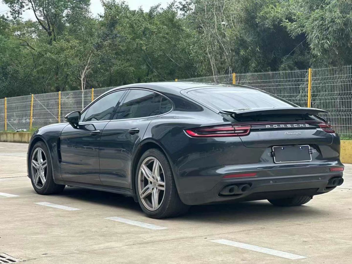 保時(shí)捷 Panamera 圖片