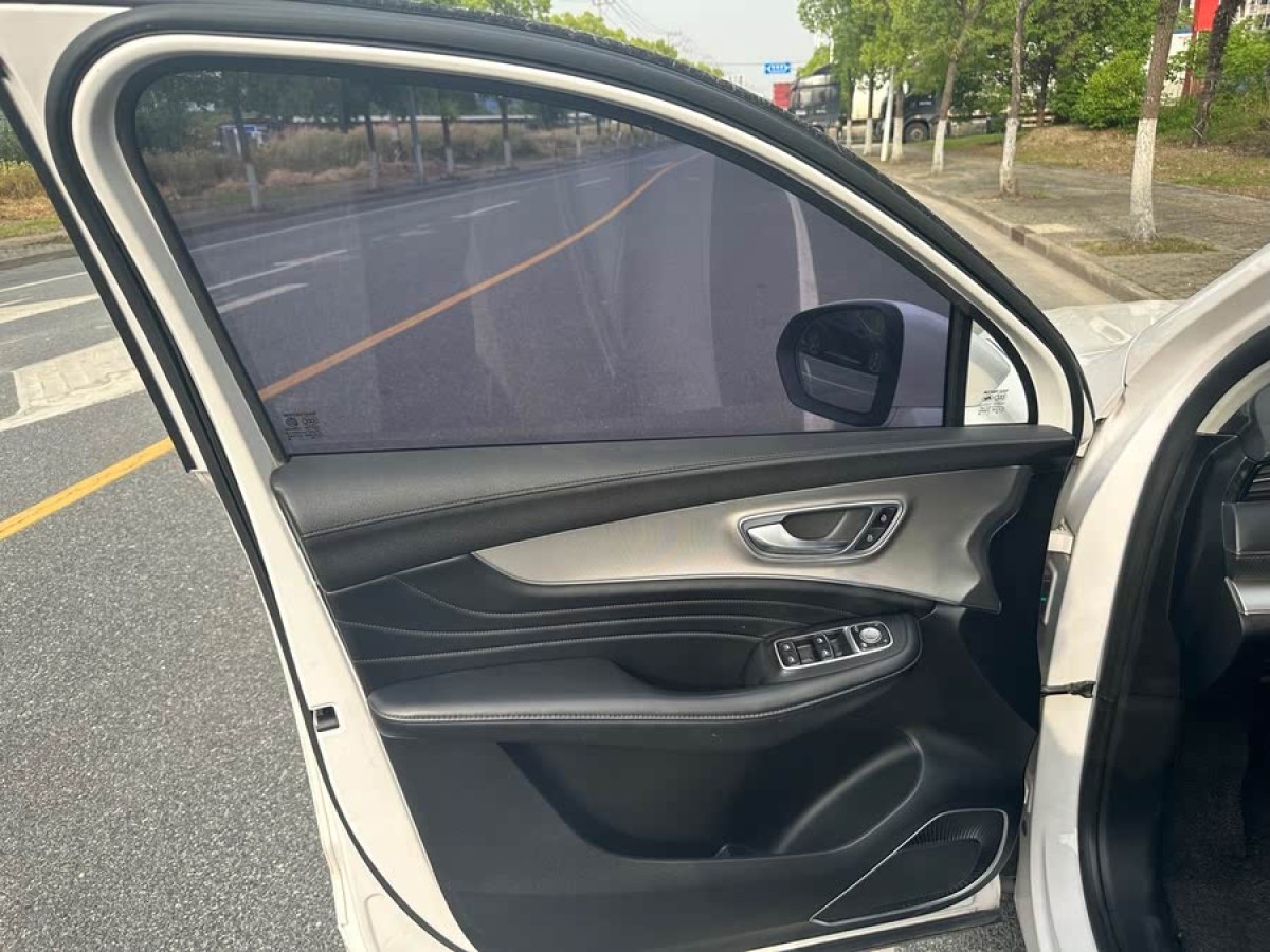榮威 RX5 MAX  2019款 300TGI 自動(dòng)4G互聯(lián)豪華版圖片
