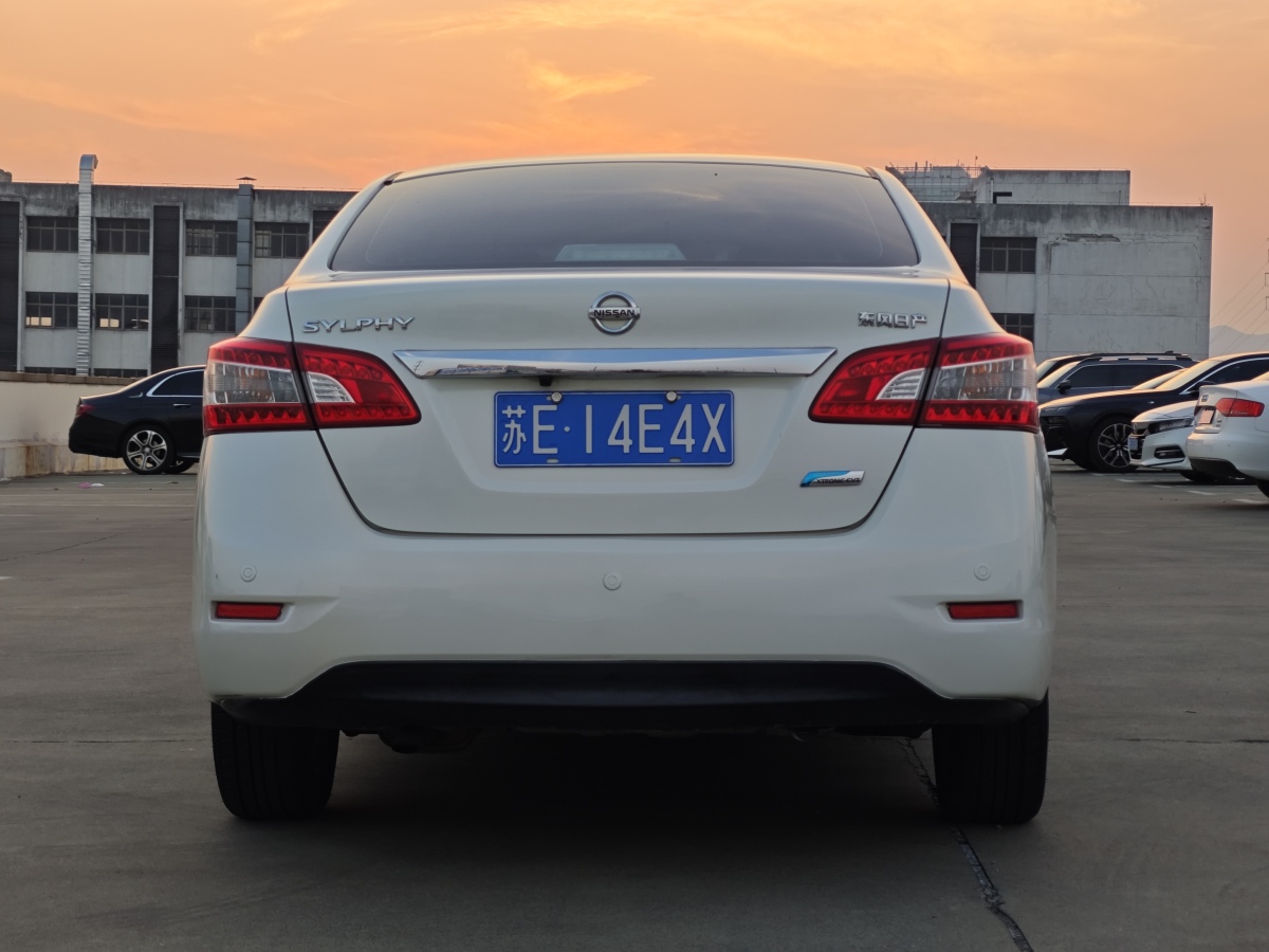 日產(chǎn) 軒逸  2012款 1.6XL CVT豪華版圖片