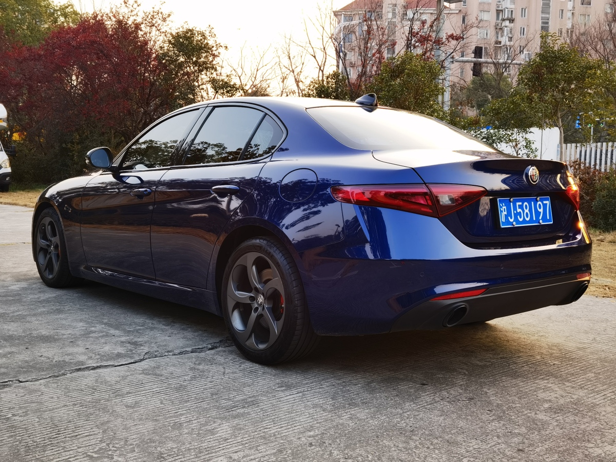 阿爾法·羅密歐 Giulia  2019款 2.0T 280HP Black Package黑標限量版圖片