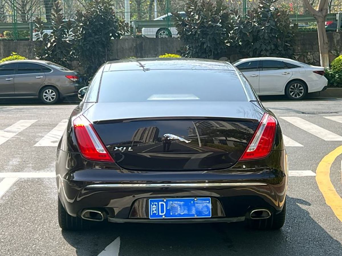 捷豹 XJ  2012款 XJL 3.0 全景商務(wù)版圖片