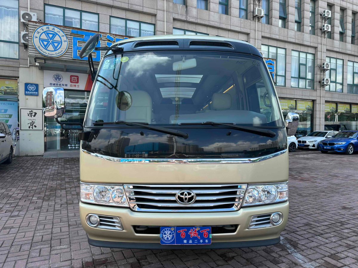 豐田 柯斯達(dá)  2019款 4.0L高級(jí)車(chē)GRB53L-ZCMSK 20座特別版9GR圖片